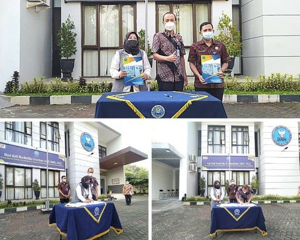 Penandatanganan MOU Tentang P4GN antara BNN Kota Malang dengan SDN Dinoyo 3 Penandatanganan MOU Tentang P4GN antara BNN Kota Malang dengan SDN Dinoyo 3