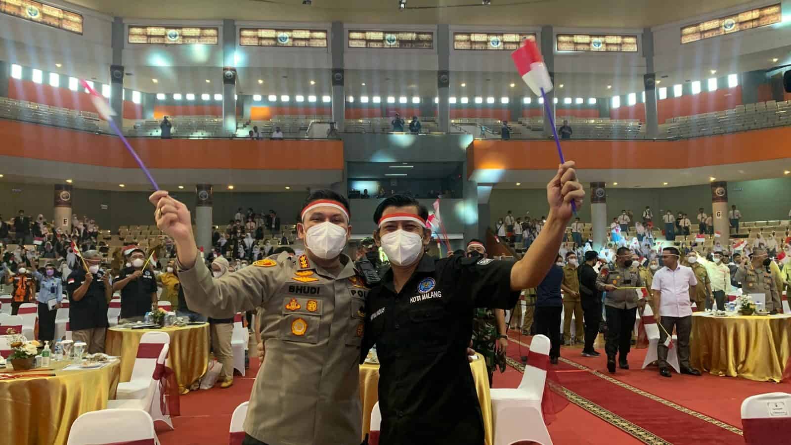 1.912 Warga Jawa Timur Deklarasikan Anti Narkoba dan Cinta NKRI di Malang 1.912 Warga Jawa Timur Deklarasikan Anti Narkoba dan Cinta NKRI di Malang