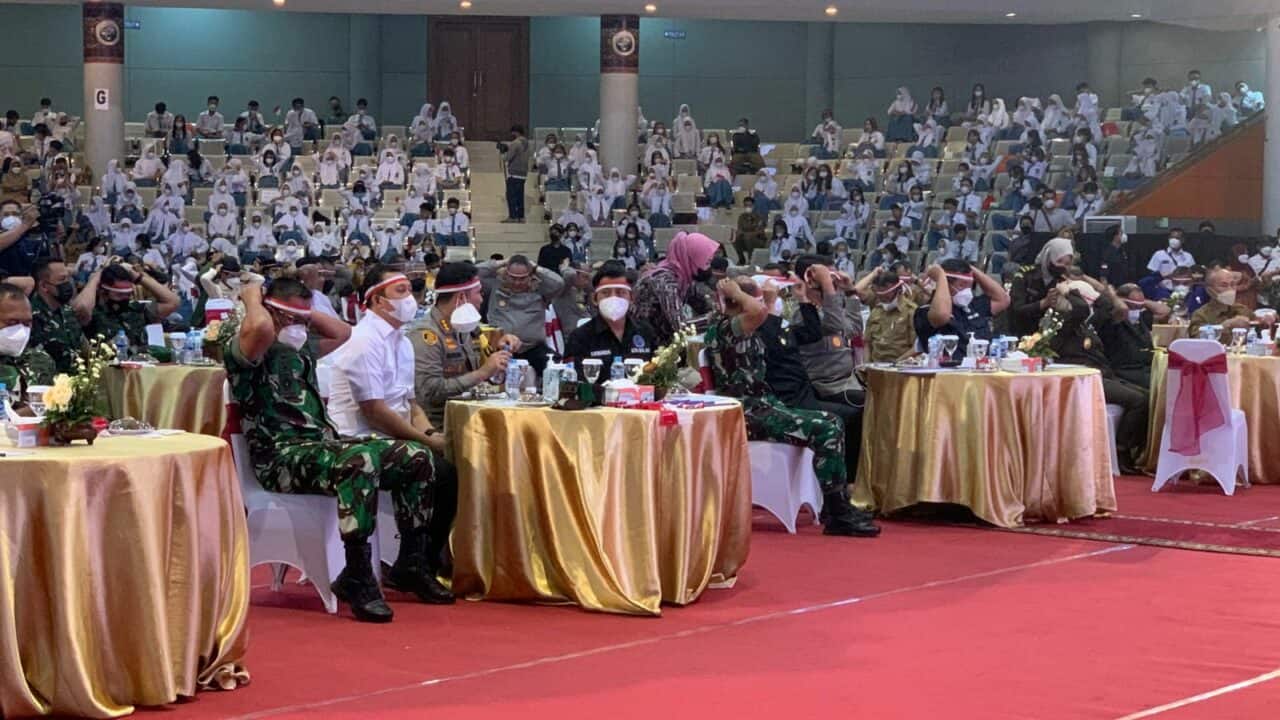 1.912 Warga Jawa Timur Deklarasikan Anti Narkoba dan Cinta NKRI di Malang 1.912 Warga Jawa Timur Deklarasikan Anti Narkoba dan Cinta NKRI di Malang