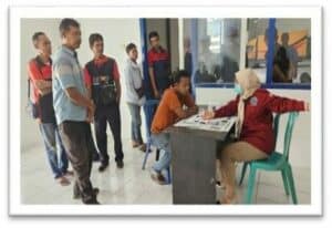 PELAKSANAAN PEMERIKSAAN URINE DI PT INDAH LOGISTIK CARGO OLEH BNN KOTA MALANG PELAKSANAAN PEMERIKSAAN URINE DI PT INDAH LOGISTIK CARGO OLEH BNN KOTA MALANG