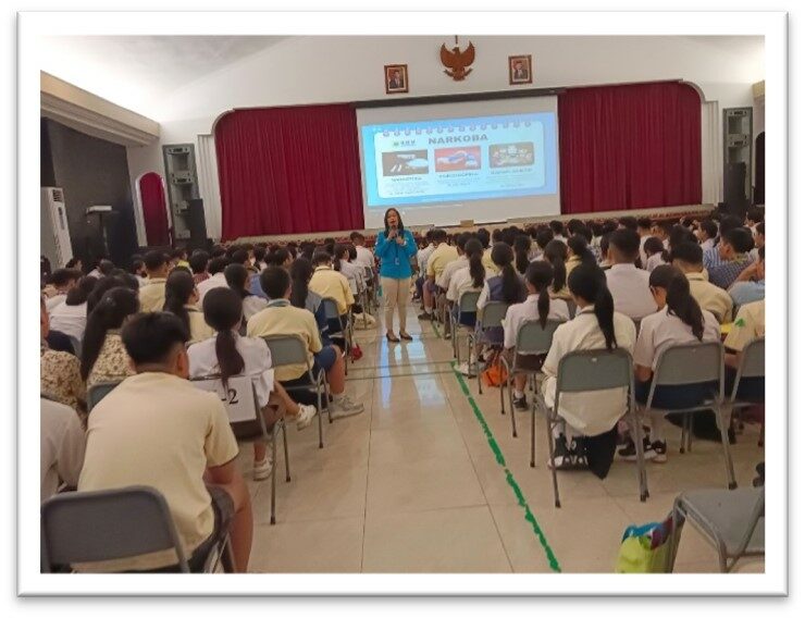 Penyuluhan Bahaya Narkoba di SMA Katolik St. Albertus oleh BNN Kota Malang Penyuluhan Bahaya Narkoba di SMA Katolik St. Albertus oleh BNN Kota Malang