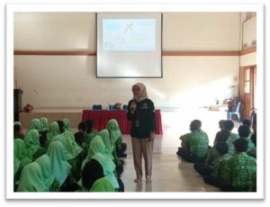BNN Kota Malang Adakan Penyuluhan Bahaya Narkoba di Sembilan Sekolah pada Kegiatan MPLS BNN Kota Malang Adakan Penyuluhan Bahaya Narkoba di Sembilan Sekolah pada Kegiatan MPLS