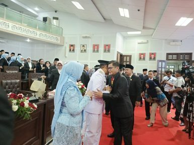 Kepala BNN Kota Malang Hadiri Rapat Paripurna Serah Terima Jabatan Wali Kota dan Wakil Wali Kota Malang 2025-2030 Kepala BNN Kota Malang Hadiri Rapat Paripurna Serah Terima Jabatan Wali Kota dan Wakil Wali Kota Malang 2025-2030